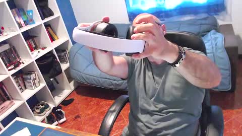 ravingr3d3 online show from April 28, 2026, 8:19 am