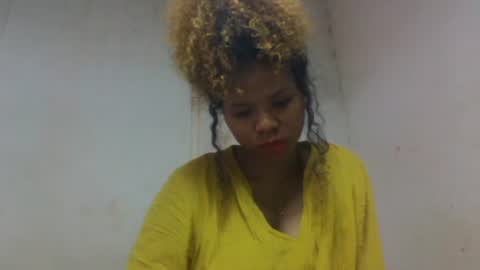 ravomamy online show from November 17, 2025, 2:39 am