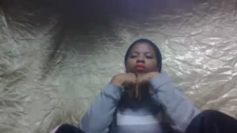 ravomamy online show from November 23, 2025, 6:57 am