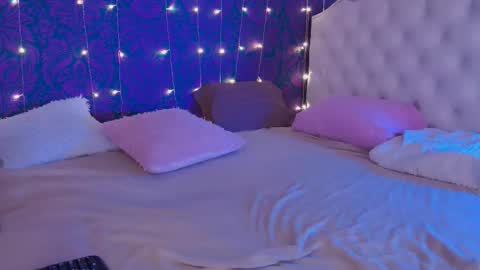 Snapshot of rawdare chatting on November 15, 2025, 4:36 pm Lillian online show from November 15, 2025, 4:36 pm