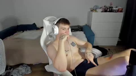 Ray online show from October 10, 2025, 9:47 pm