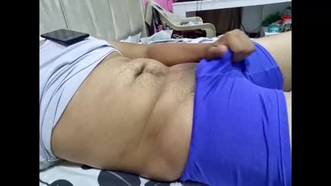 ray_rey1210 online show from April 2, 2026, 12:52 am