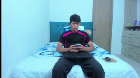 Snapshot of rayan_black chatting on January 2, 2025, 2:24 pm rayan_black online show from January 2, 2025, 2:24 pm