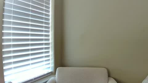 RayBabe online show from September 27, 2025, 7:08 pm