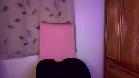 Snapshot of rayemillian chatting on May 23, 2026, 4:50 am Raye Millian online show from May 23, 2026, 4:50 am