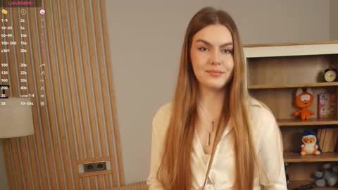 Mila online show from February 4, 2026, 8:20 am