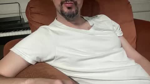 Snapshot of rayos789 chatting on May 7, 2026, 4:07 am rayos789 online show from May 7, 2026, 4:07 am