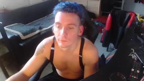 Snapshot of rayzel31 chatting on November 9, 2025, 2:59 pm Rayzel online show from November 9, 2025, 2:59 pm