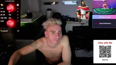 Snapshot of rayzel_white chatting on May 13, 2026, 1:25 am Rayzel White online show from May 13, 2026, 1:25 am