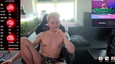 Rayzel White online show from June 22, 2026, 12:02 pm