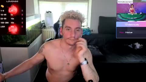 Rayzel White online show from July 4, 2026, 1:17 pm