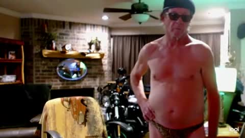 Snapshot of ready4aride2day chatting on January 20, 2025, 10:40 am ready4aride2day online show from January 20, 2025, 10:40 am