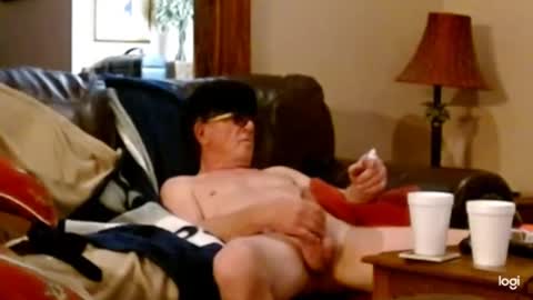 Snapshot of ready4aride2day chatting on January 28, 2025, 7:43 am ready4aride2day online show from January 28, 2025, 7:43 am