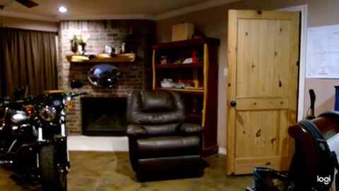 Snapshot of ready4aride2day chatting on February 4, 2025, 2:39 am ready4aride2day online show from February 4, 2025, 2:39 am