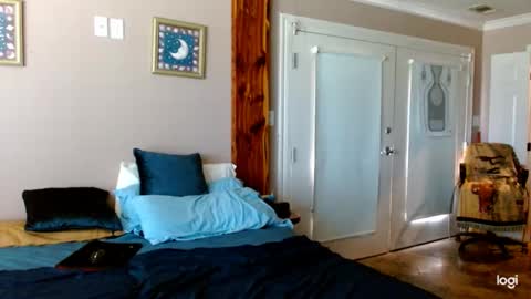 Snapshot of ready4aride2day chatting on September 8, 2025, 5:56 pm ready4aride2day online show from September 8, 2025, 5:56 pm