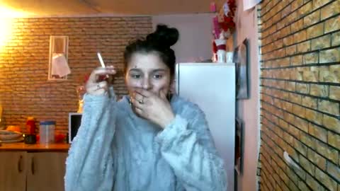 real_coupl3 online show from March 7, 2026, 6:43 am