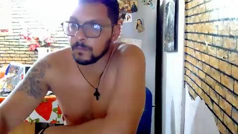 Snapshot of real_coupl3 chatting on July 20, 2026, 7:27 pm real_coupl3 online show from July 20, 2026, 7:27 pm