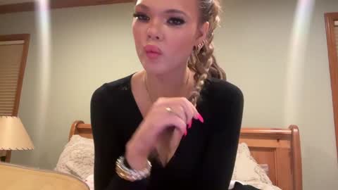 Jade  online show from January 14, 2025, 2:40 am