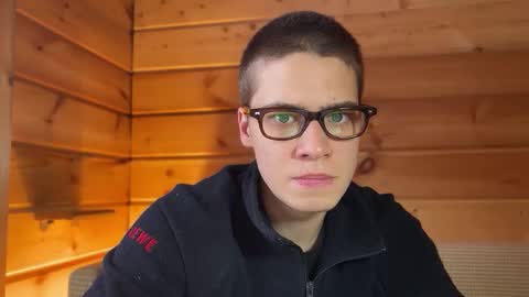 AliceEve online show from December 15, 2025, 9:35 am