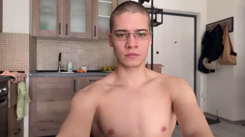 AliceEve online show from April 6, 2026, 7:42 am