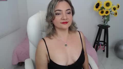 REBECA online show from September 17, 2025, 2:52 pm