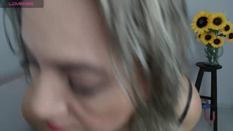 Snapshot of rebeca_milf chatting on September 30, 2025, 1:27 pm REBECA online show from September 30, 2025, 1:27 pm