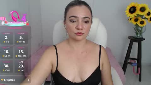Snapshot of rebeca_milf chatting on October 1, 2025, 1:33 am REBECA online show from October 1, 2025, 1:33 am