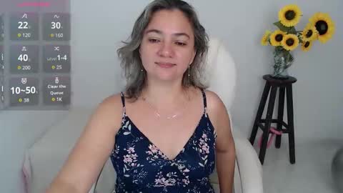 Snapshot of rebeca_milf chatting on October 17, 2025, 11:13 am REBECA online show from October 17, 2025, 11:13 am