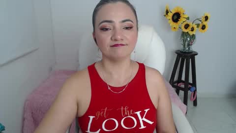 Snapshot of rebeca_milf chatting on November 16, 2025, 12:00 pm REBECA online show from November 16, 2025, 12:00 pm