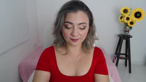 Snapshot of rebeca_milf chatting on November 19, 2025, 2:06 pm REBECA online show from November 19, 2025, 2:06 pm