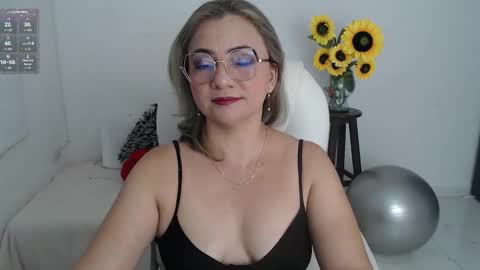 Snapshot of rebeca_milf chatting on January 11, 2026, 12:10 pm REBECA online show from January 11, 2026, 12:10 pm
