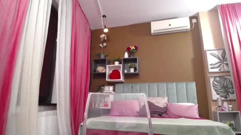 rebecablackx online show from December 19, 2024, 11:18 am