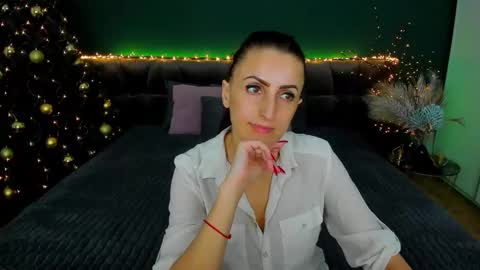 rebecca_diamonds online show from December 25, 2024, 3:49 pm