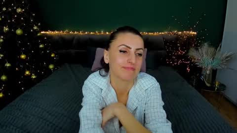 rebecca_diamonds online show from December 30, 2024, 3:46 pm