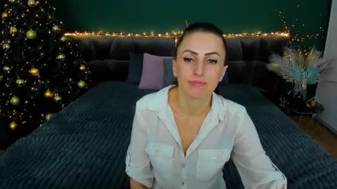 rebecca_diamonds online show from January 3, 2025, 12:19 pm
