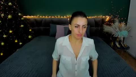 rebecca_diamonds online show from January 5, 2025, 12:53 pm