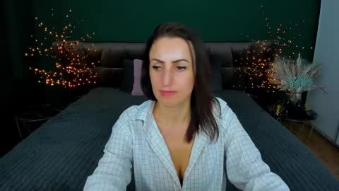 rebecca_diamonds online show from January 23, 2025, 3:22 pm