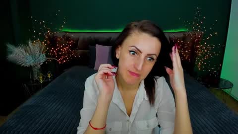 rebecca_diamonds online show from February 17, 2025, 12:38 pm
