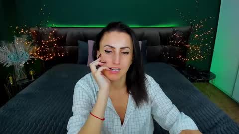 rebecca_diamonds online show from March 2, 2025, 3:16 pm