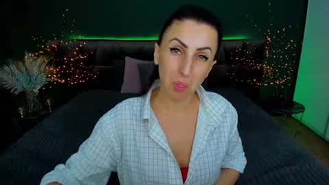 rebecca_diamonds online show from March 5, 2025, 12:55 pm