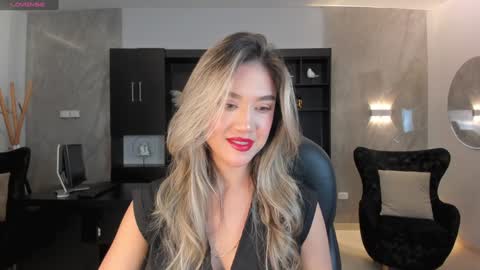 Snapshot of rebeccahudson_ chatting on December 27, 2024, 3:09 am Rebe online show from December 27, 2024, 3:09 am