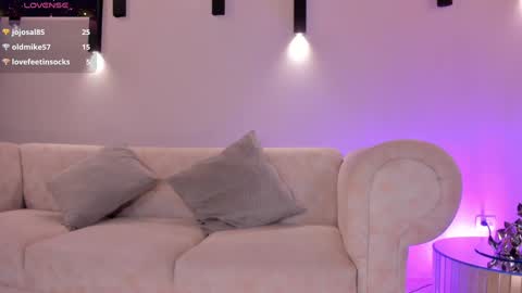 Snapshot of rebeccahudson_ chatting on January 30, 2025, 9:25 am Rebe online show from January 30, 2025, 9:25 am