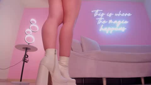 Snapshot of rebeccahudson_ chatting on March 11, 2025, 6:10 am Rebe online show from March 11, 2025, 6:10 am