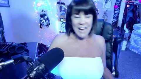 Rebecca Love online show from November 20, 2025, 2:34 am