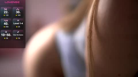 Snapshot of rebeccarese chatting on April 23, 2026, 12:29 pm Rebecca online show from April 23, 2026, 12:29 pm