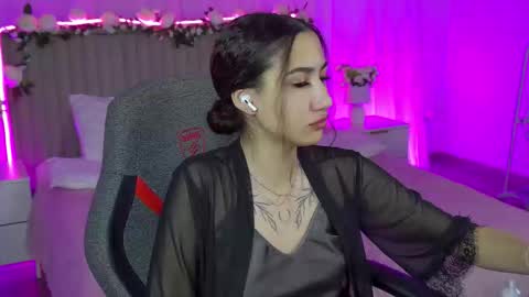 Snapshot of rebeckathornton chatting on December 17, 2025, 7:47 am rebeckathornton online show from December 17, 2025, 7:47 am