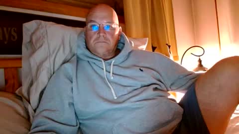 Mtn. Man online show from October 28, 2025, 2:59 am