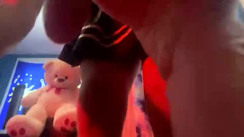 Holly online show from April 19, 2026, 9:17 pm