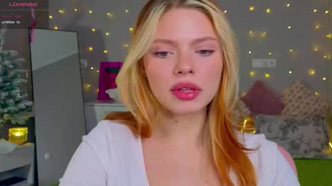 red__candy online show from December 16, 2025, 12:10 pm