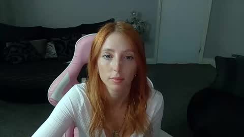 Red -  online show from October 8, 2025, 2:04 pm